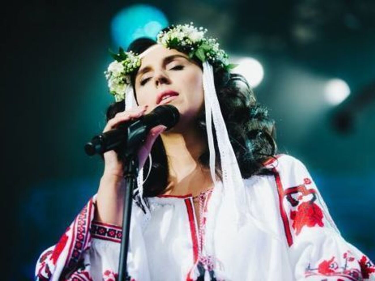 Джамала:&nbsp;Жизнь слишком короткая, чтобы волноваться, что о тебе скажут или подумают другие. Наслаждайтесь и давайте другим повод говорить о вас