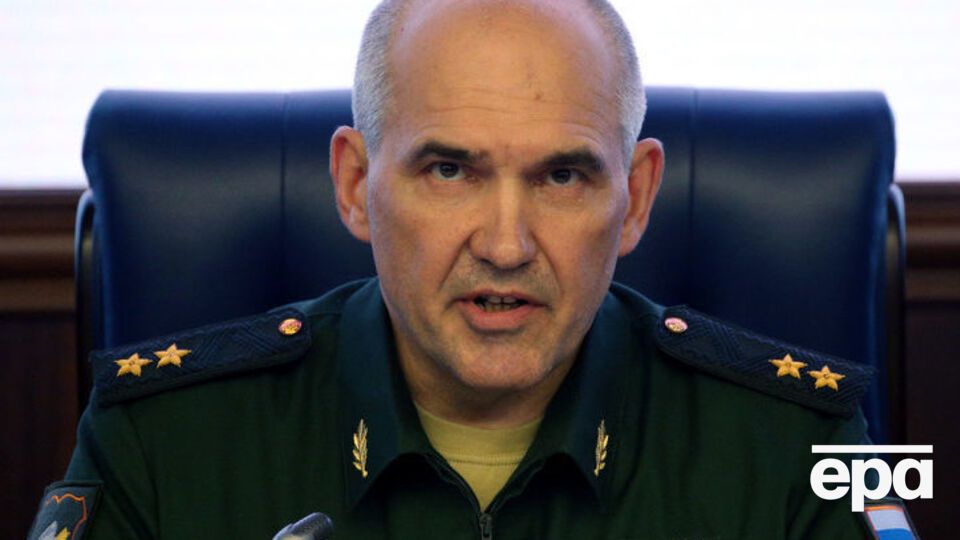 Начальник главного оперативного управления Генштаба РФ Рудской: На борту находились три члена экипажа и два офицера российского Центра по примирению враждующих сторон в Сирии. По предварительным данным все они погибли