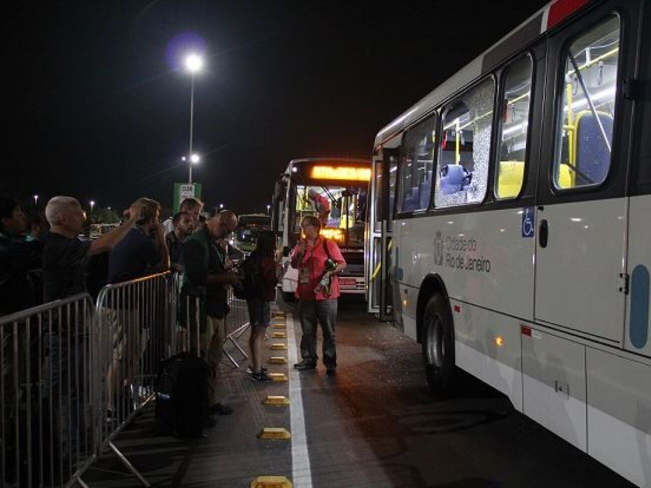 В Рио-де-Жанейро был атакован автобус с журналистами