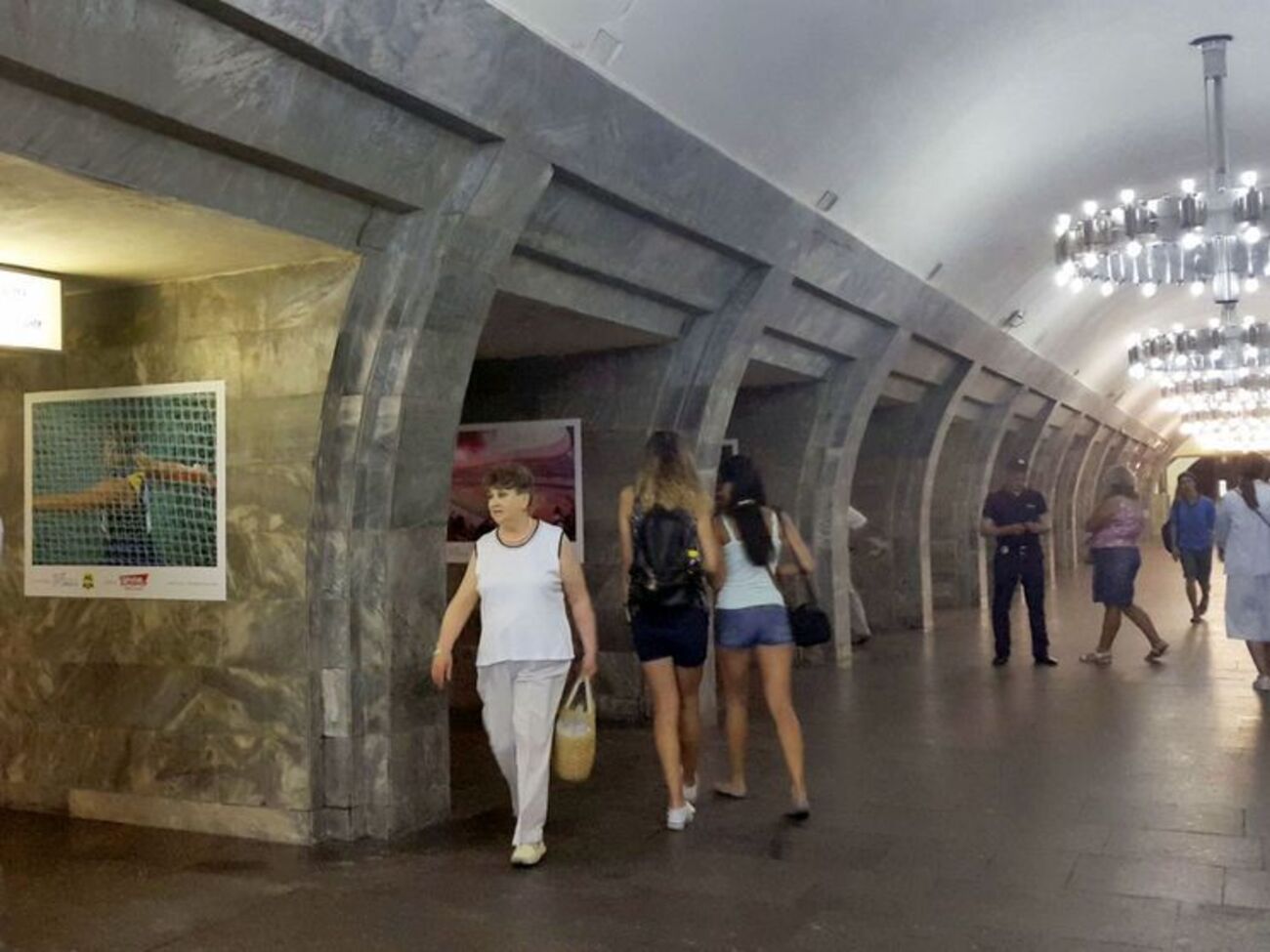 В столичном метро открылась фотовыставка в поддержку украинских олимпийцев