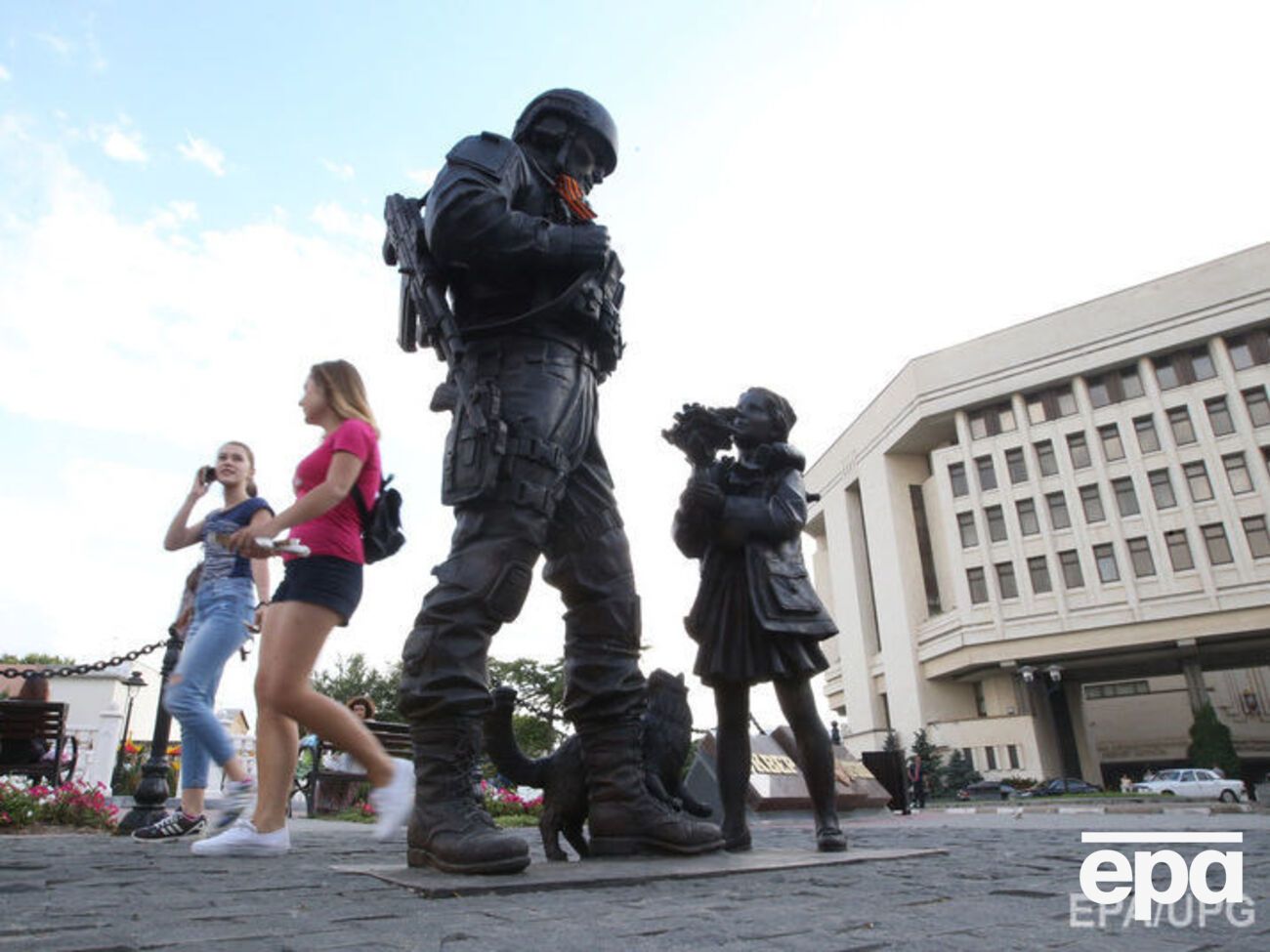 В интернет выложили видео с вещами задержанных "диверсантов"