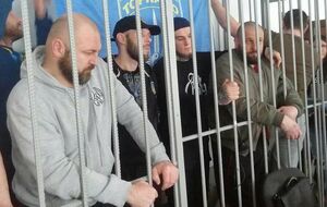 Первых торнадовцев задержали 14 месяцев назад. Сейчас в СИЗО 12 бойцов роты. Военная прокуратура обвиняет их в "насилии и мародерстве". "Торнадо" настаивает: уголовное дело появилось после того, как они в зоне АТО начали блокировать поезда с контрабандой