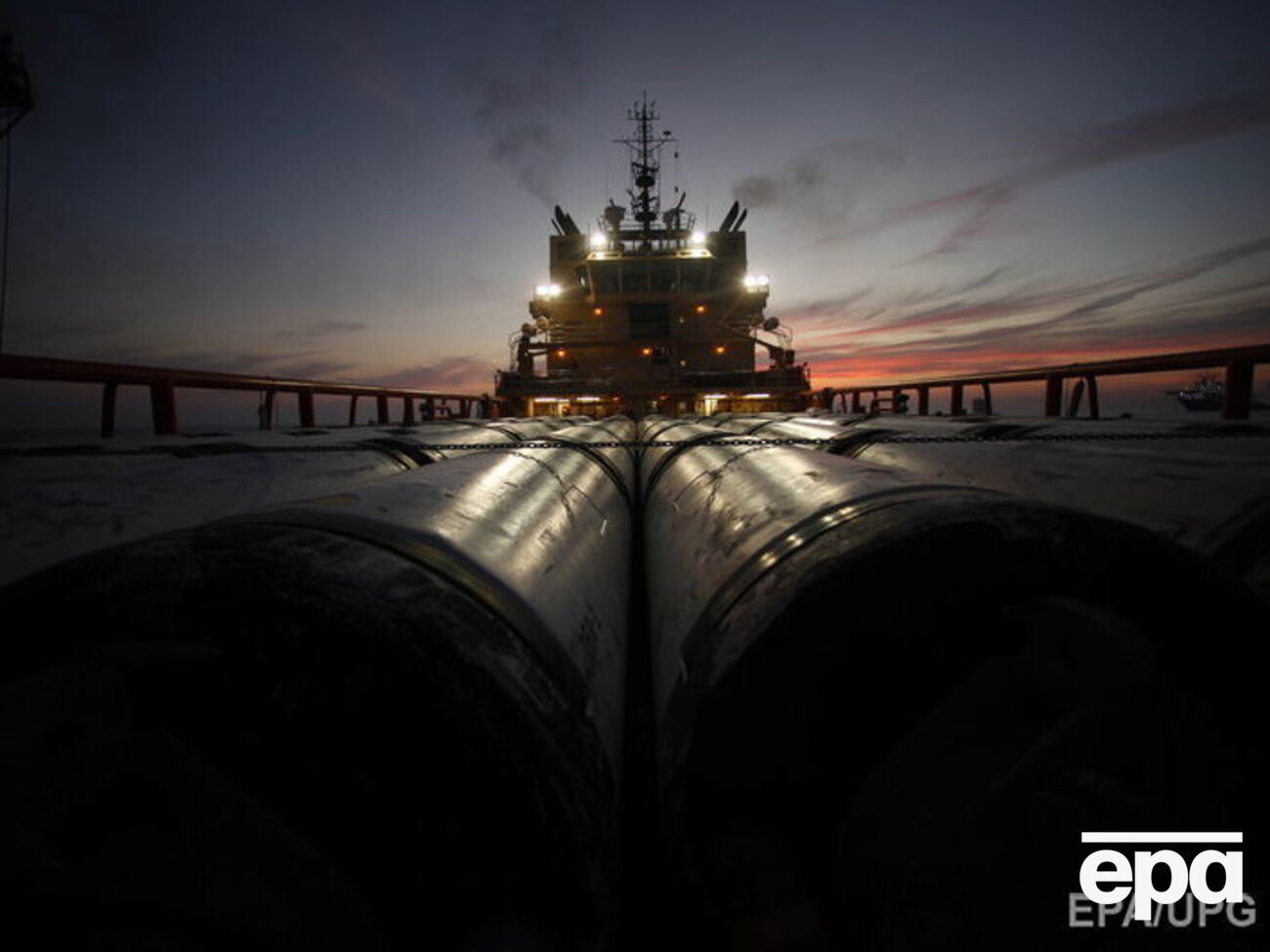 Нефть подешевела ниже $44 за баррель