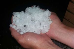 В Полтаве выпал крупный град