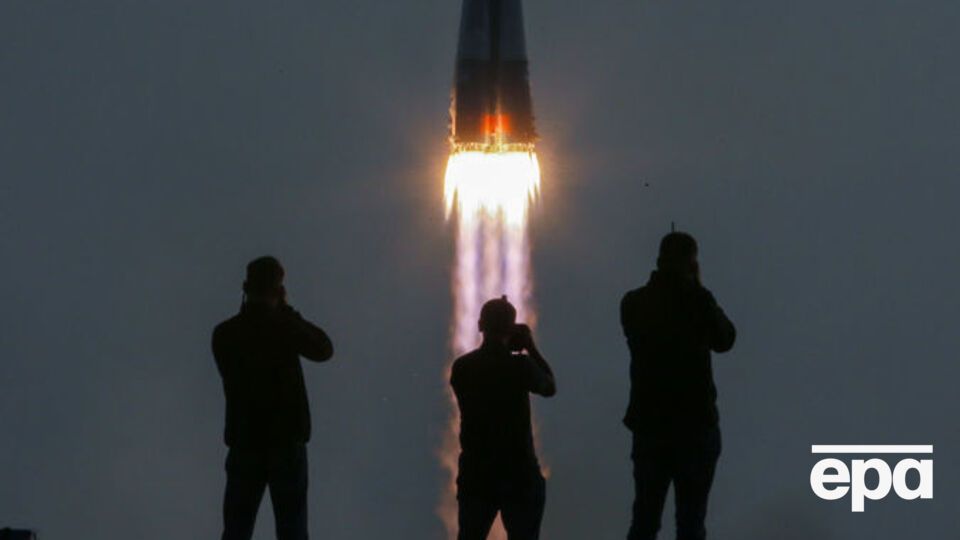 Российских космонавтов на МКС станет меньше
