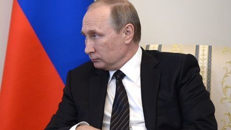 Путин "в свойственной ему агрессивной манере" обвинил Украину в том, что она ведет опасную игру, пишет Уокер