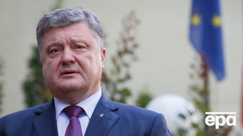 Порошенко попросил украинцев воздержаться от посещения Крыма