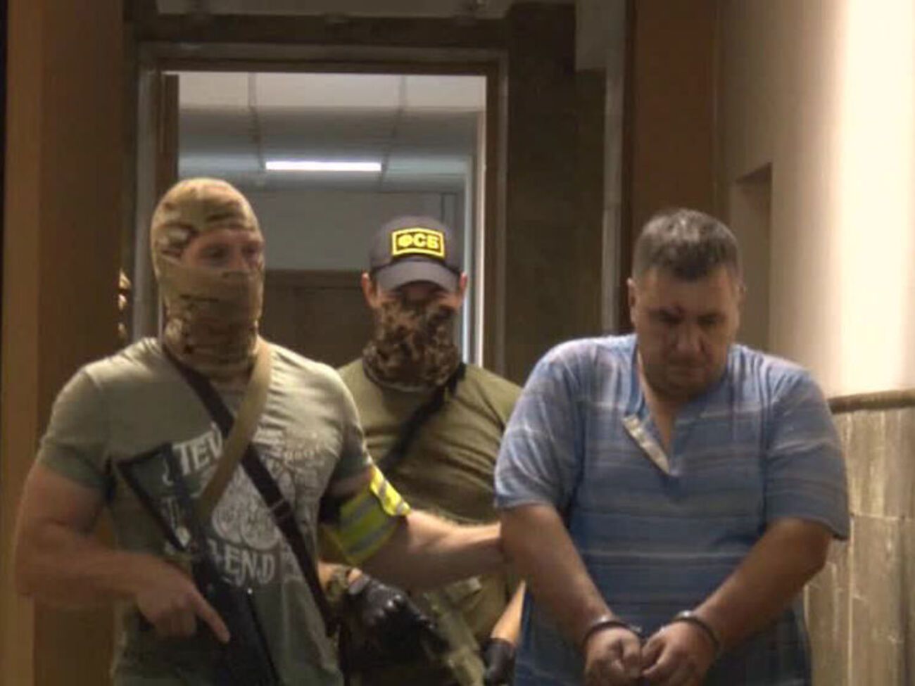 Панова (справа) доставили в&nbsp;Симферополь