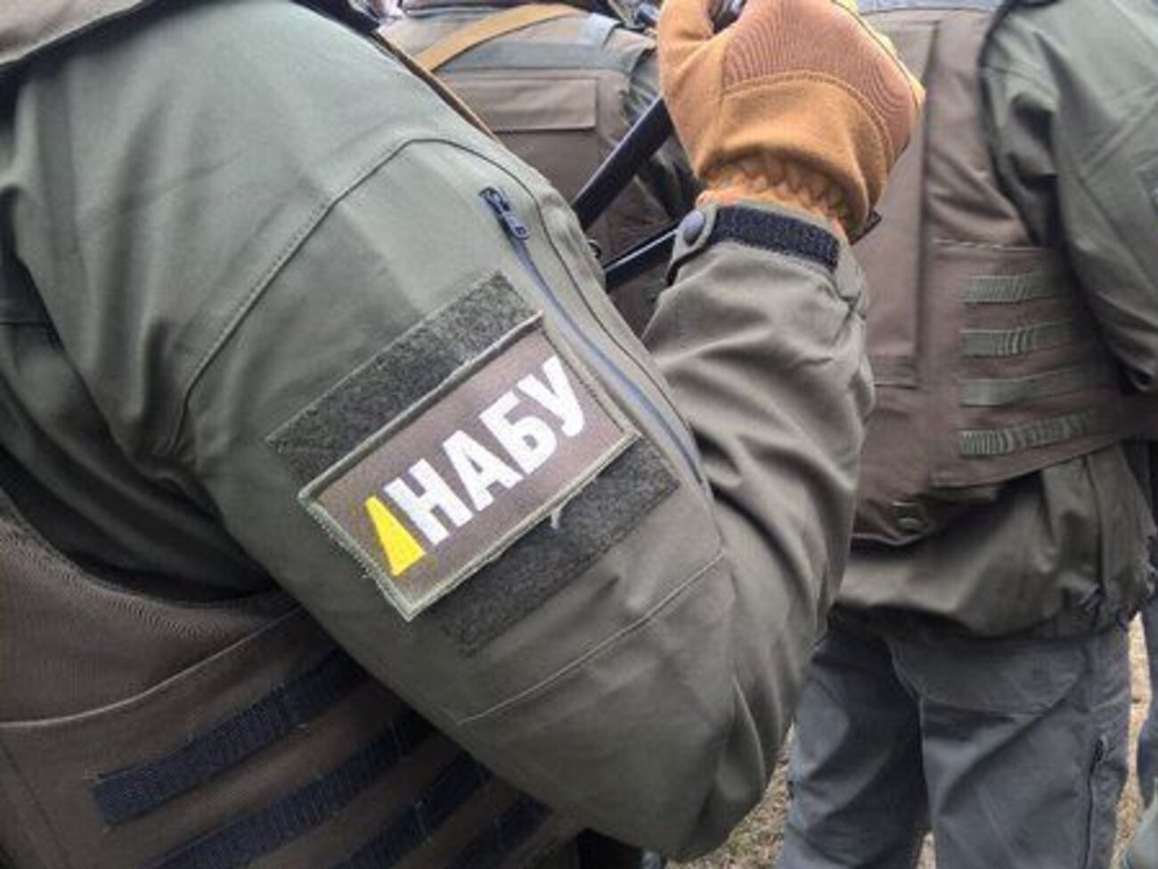 НАБУ проводит обыск в доме Чауса