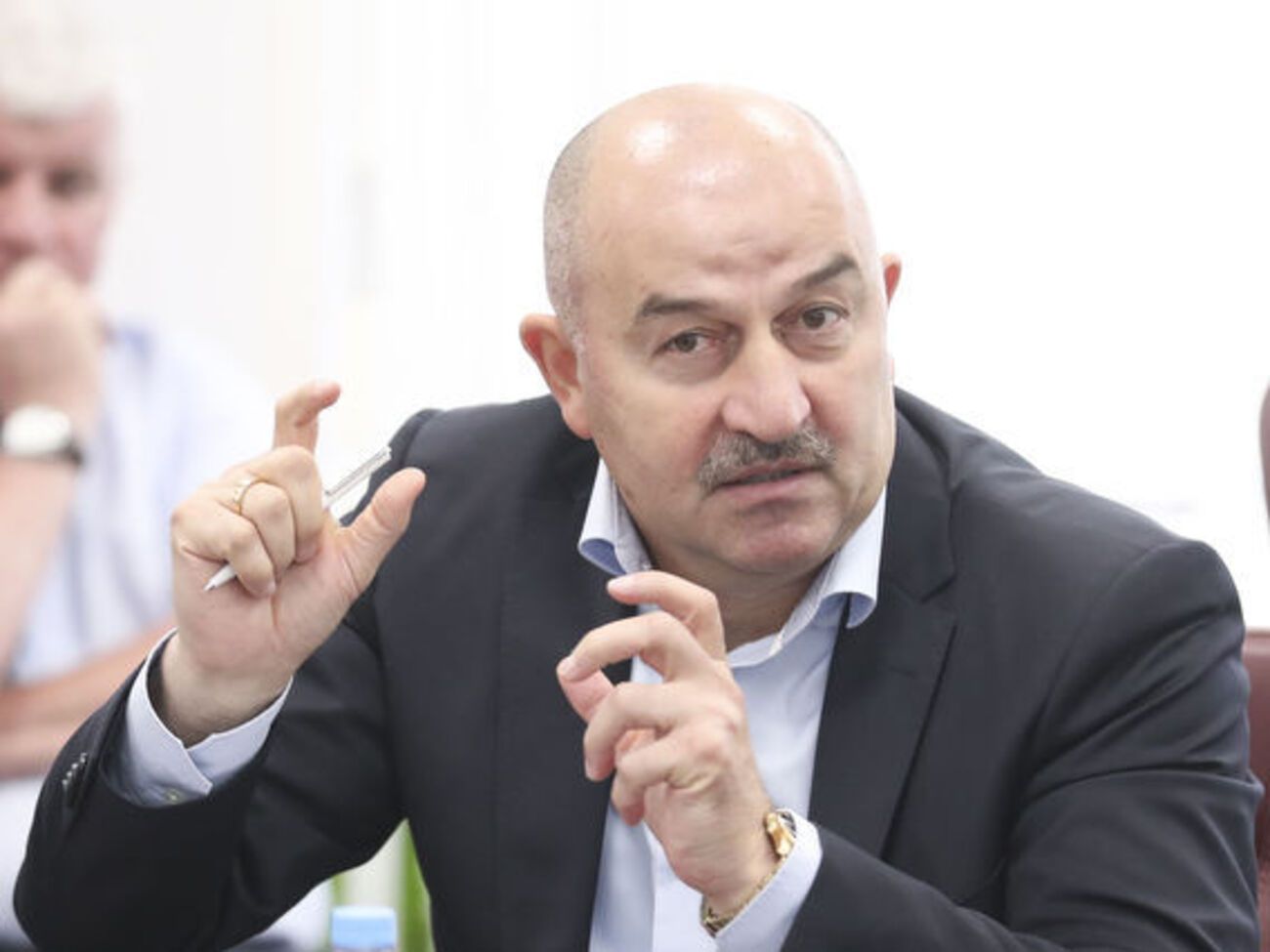 Контракт с Черчесовым будет заключен до 2018 года