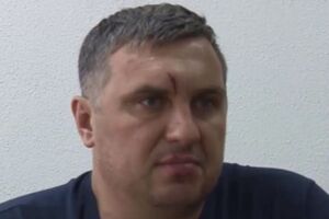 У разведки есть сведения о том, что Панов въехал в Крым на своей машине