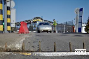 Кабмин может упростить правила выезда из Крыма