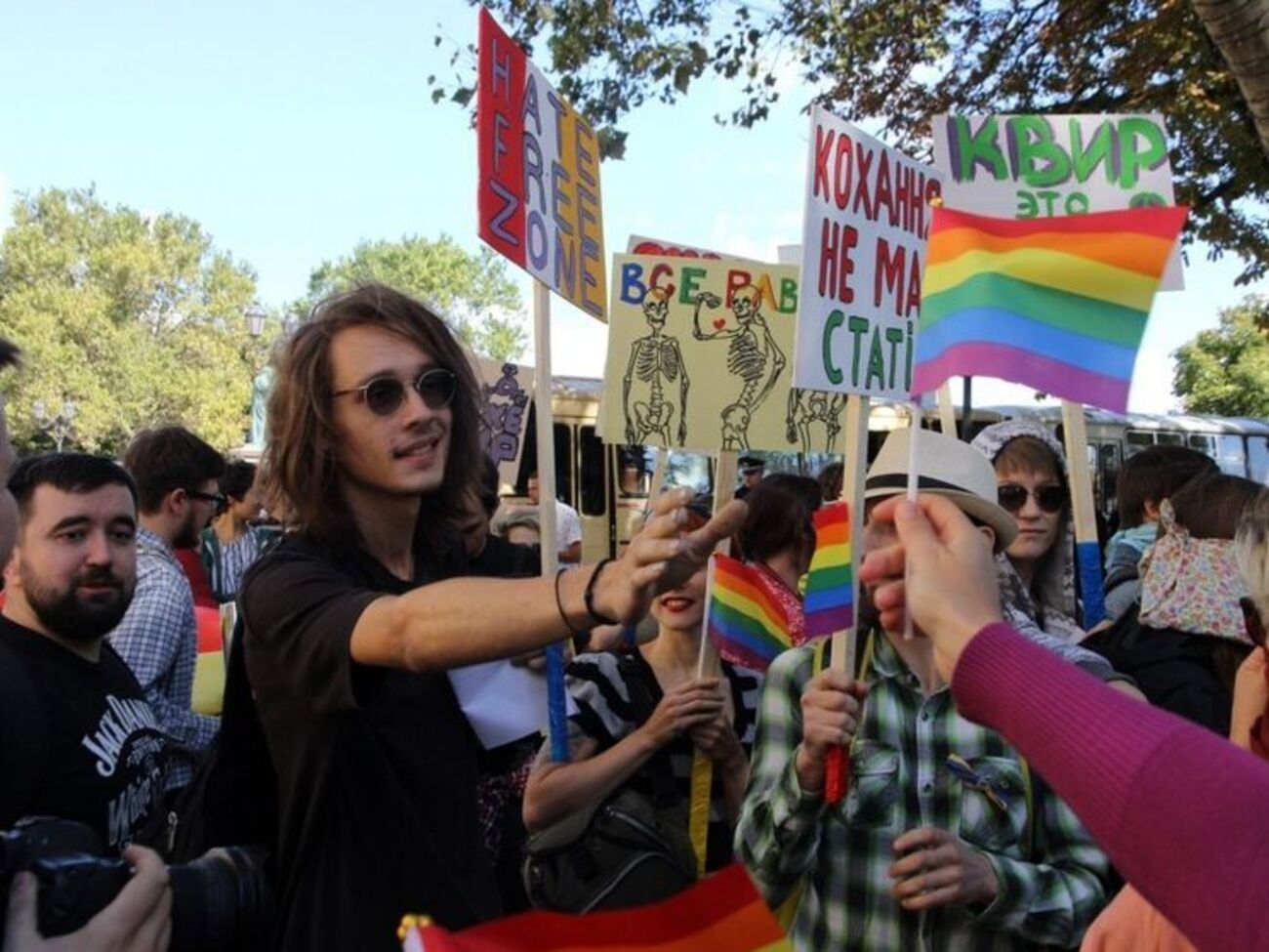 В Марше равенства, по данным СМИ, приняли участие более 50 человек