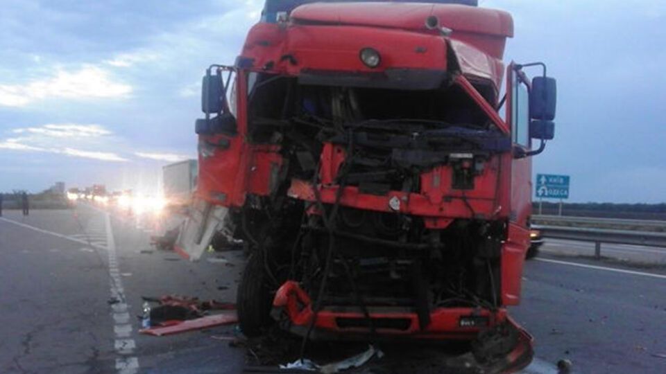 В результате ДТП в Николаевской области погибли восемь человек