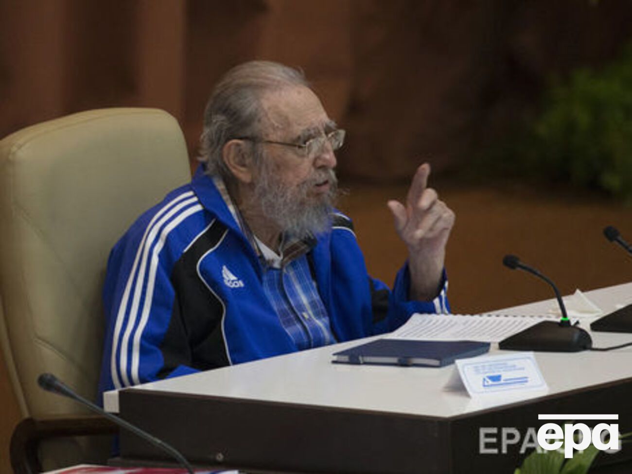 Сам Фидель Кастро бросил курить около тридцати лет назад из-за проблем со здоровьем