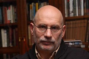 Акунин: Впервые столкнулся с молчанием французских СМИ в деле Навальных и "Ив Роше"