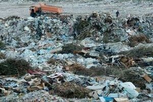 В село Иванковцы подбросили тонны мусора