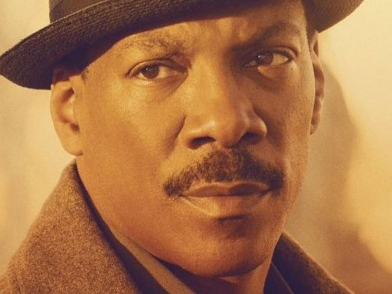 Герою Мерфи предстоит подружиться с дочерью женщины, у которой он работает