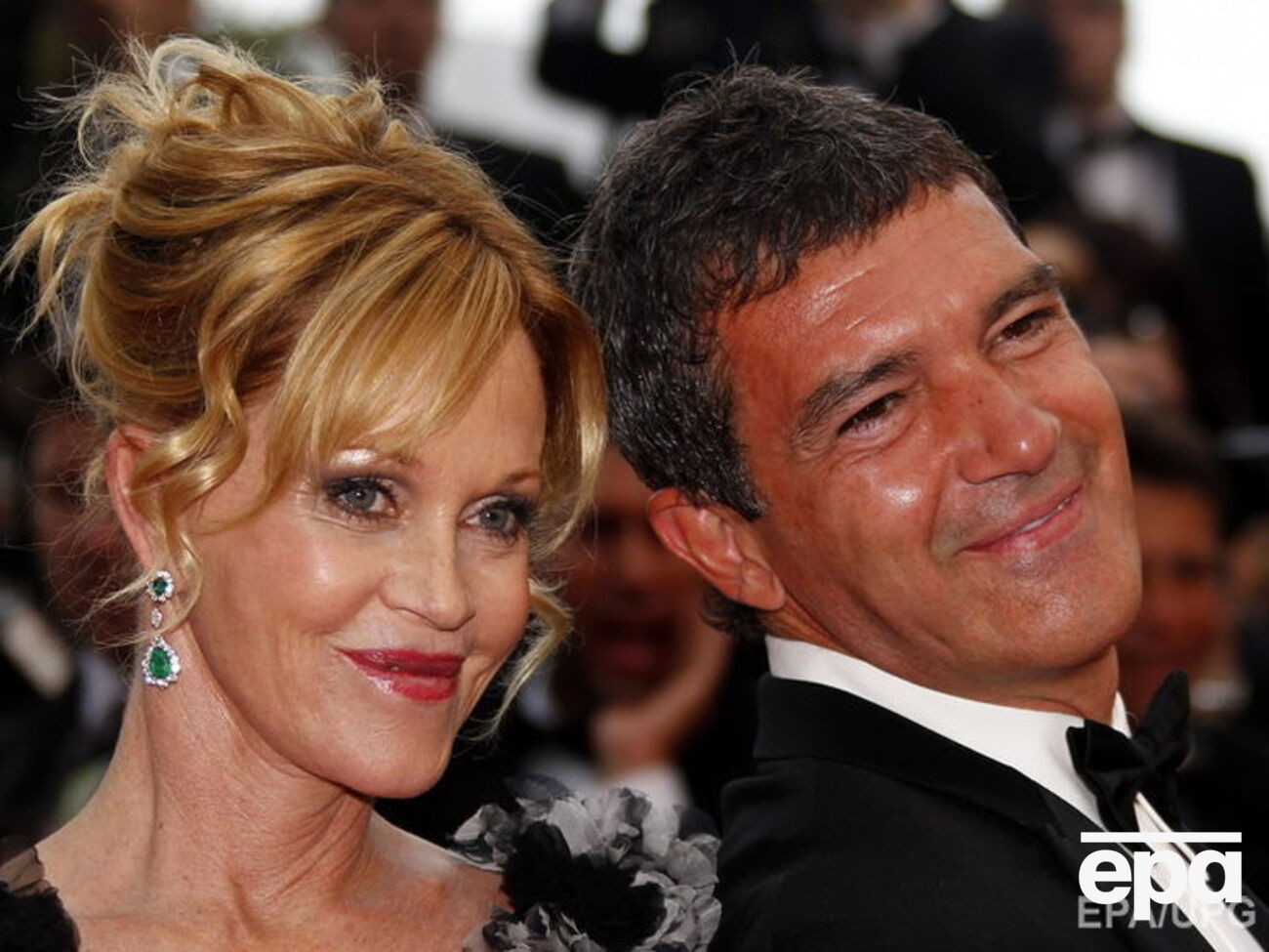 Гриффит:&nbsp;С днем рождения, мой невероятно красивый бывший муж!&nbsp;