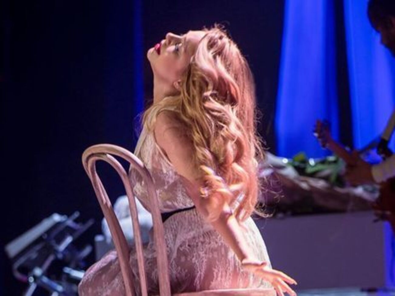 Тина Кароль:&nbsp;Ты просил, чтобы я никогда не плакала... Прости, я не удержалась