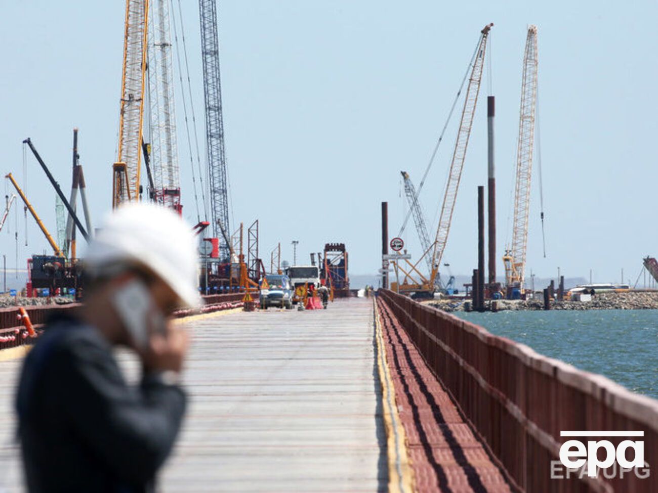 Представители партии ПАРНАС запросили в украинском генконсульстве визы для посещения Крыма