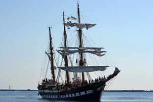 В Одессу прибыл парусник ВМС Италии. Фоторепортаж