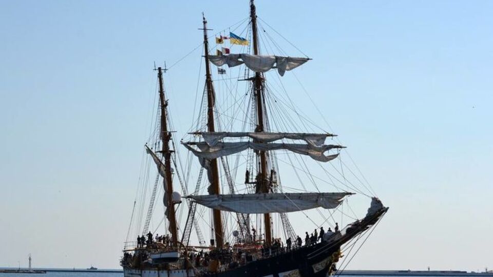 В Одессу прибыл парусник ВМС Италии. Фоторепортаж