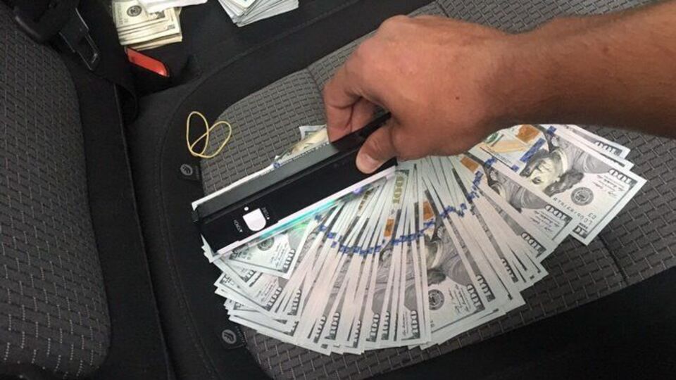 Руководителя подозревают в растрате банковских средств