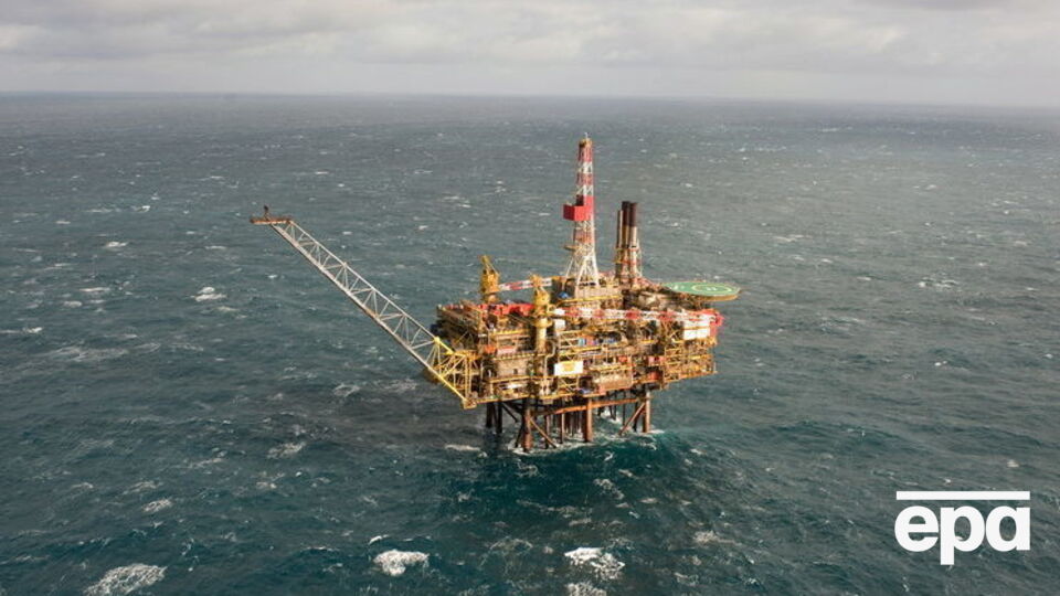 Цена на нефть пока удерживается выше $48 за баррель