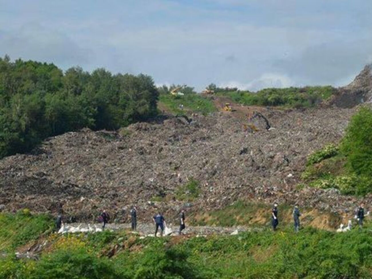 Экс-директора ЛКП "Збиранка" и его заместителя по обвинению в нарушениях на грибовичской свалке арестовали на 60 суток