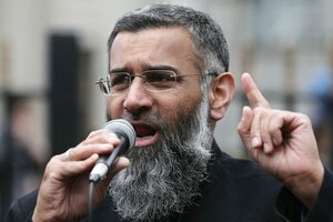 У Чоудари в Twitter 32 тысячи подписчиков