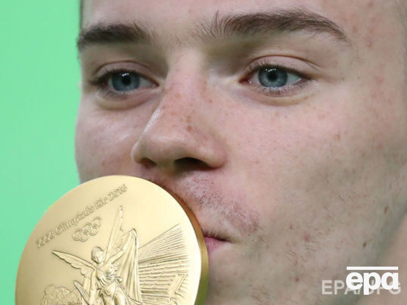 Порошенко поздравил Верняева