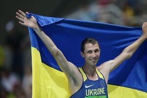 Бондаренко уступил победителю пять сантиметров