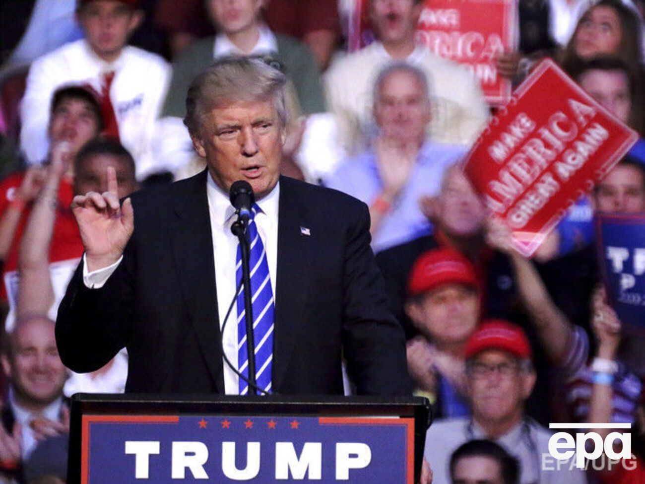 У военных Трамп популярнее Клинтон