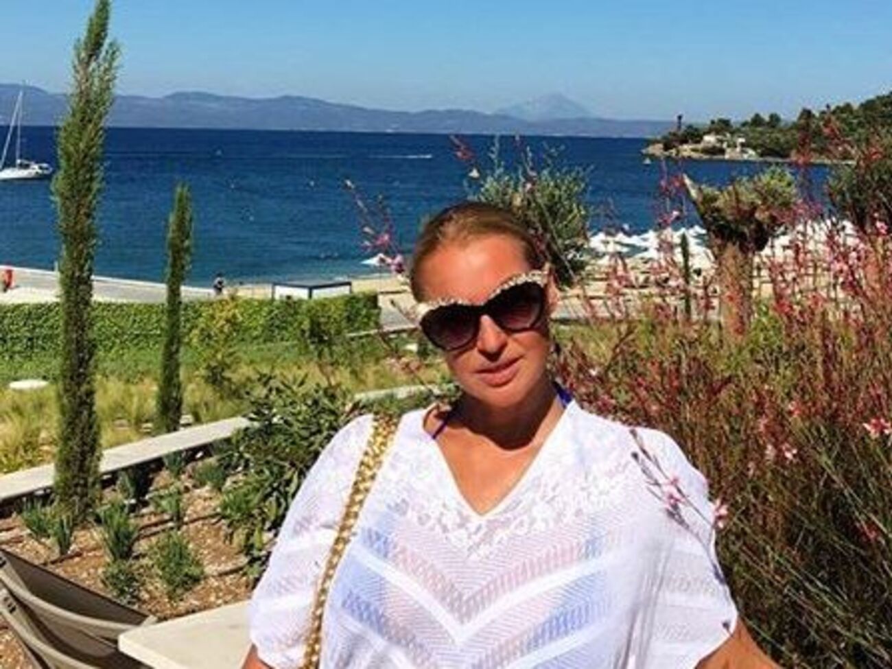 Волочкова:&nbsp;Морская прогулка и традиционный шпагат на катере