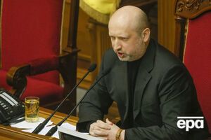 Турчинов сообщил, что Россия укрепляет воинские соединения у границ с Украиной
