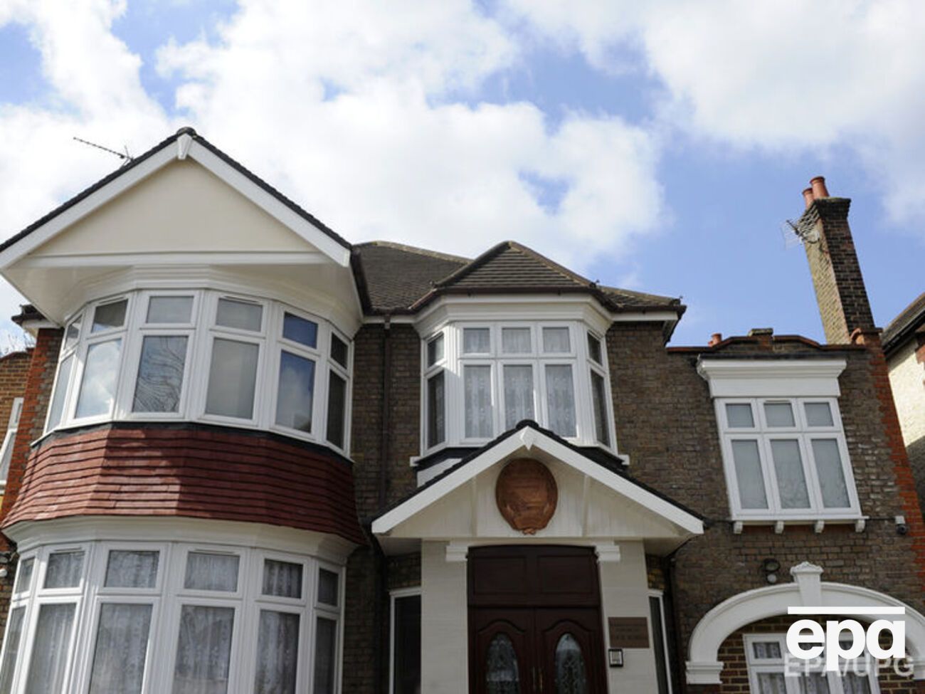 Дипломат бежал из посольства в Лондоне, сообщают СМИ