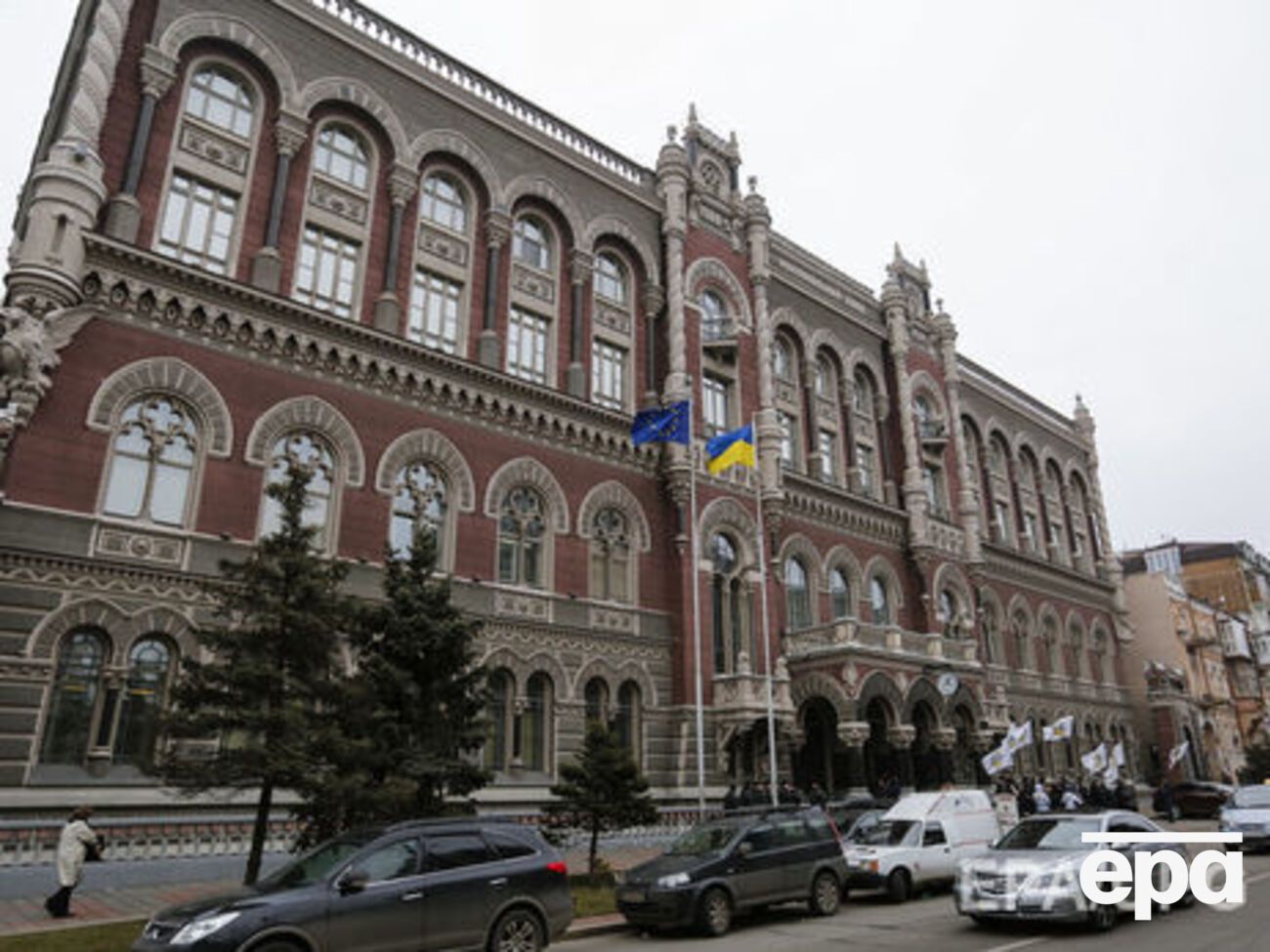 "Евробанк" осуществлял операции с дроблением депозитов