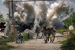 Взрывы в небе. Военный фотограф Муравский опубликовал кадры боев в зоне АТО. Фоторепортаж