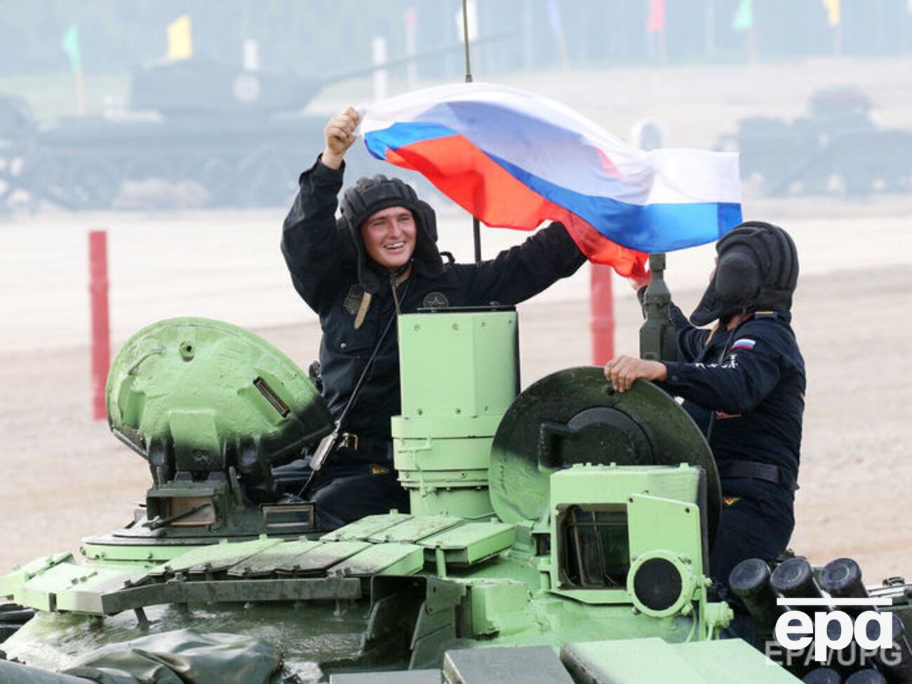 В аукционном доме заявили, что армейские вещи охотно покупают для работы на стройплощадках и там, где "ценятся практичность и износостойкость"