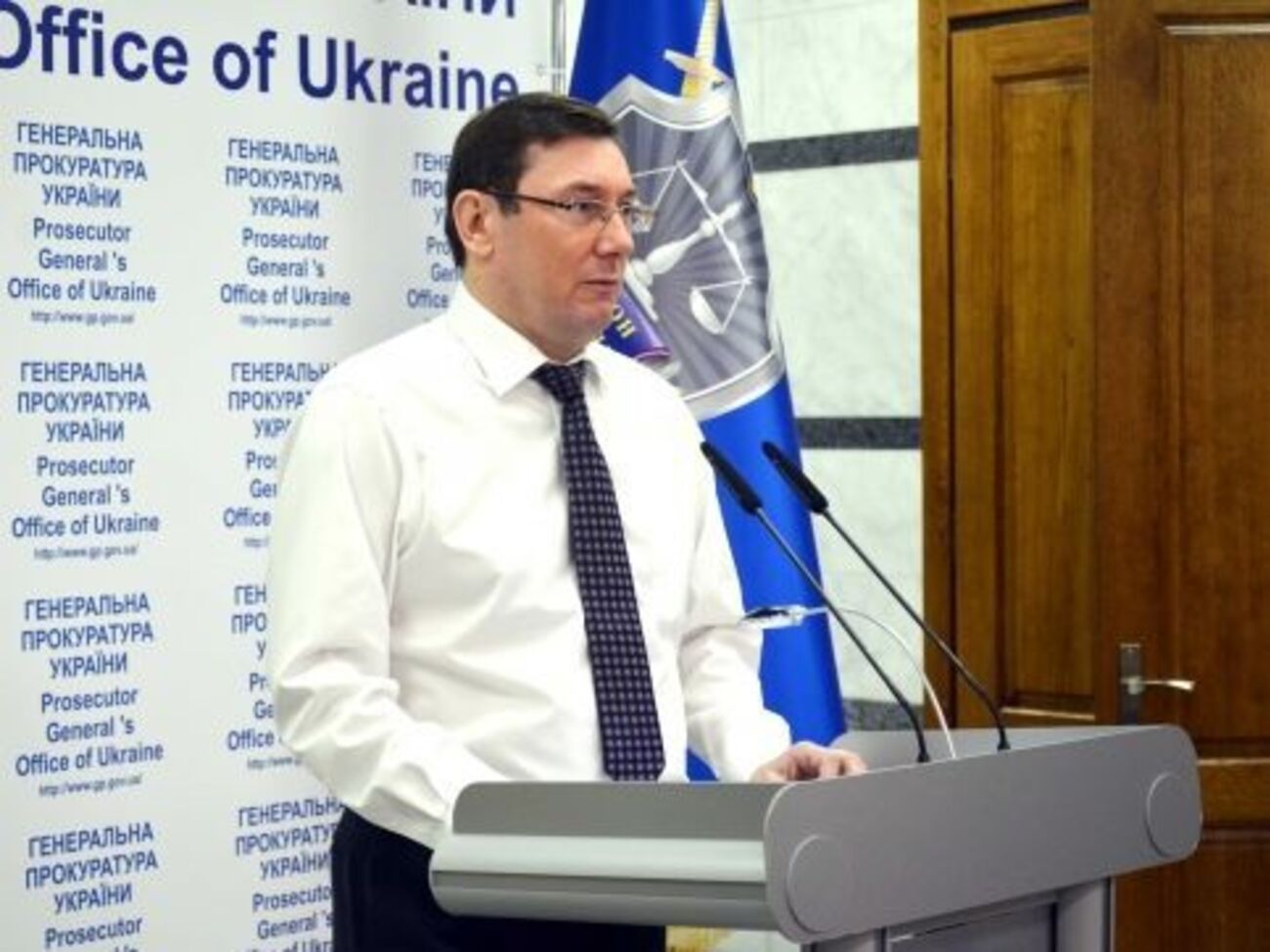 Луценко:&nbsp;Янукович должен собрать свою совесть и приехать в Украину