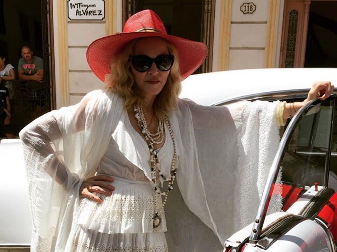 Мадонна исполнила зажигательный танец с сыном