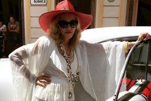 Мадонна исполнила зажигательный танец с сыном