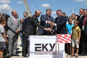 Петр Порошенко: Немецкие и французские собственники своей гривной голосуют за нашу с вами независимость