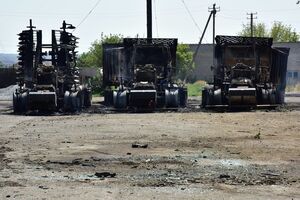 Аброськин: В результате прямых попаданий снарядов сгорела сельхозтехника