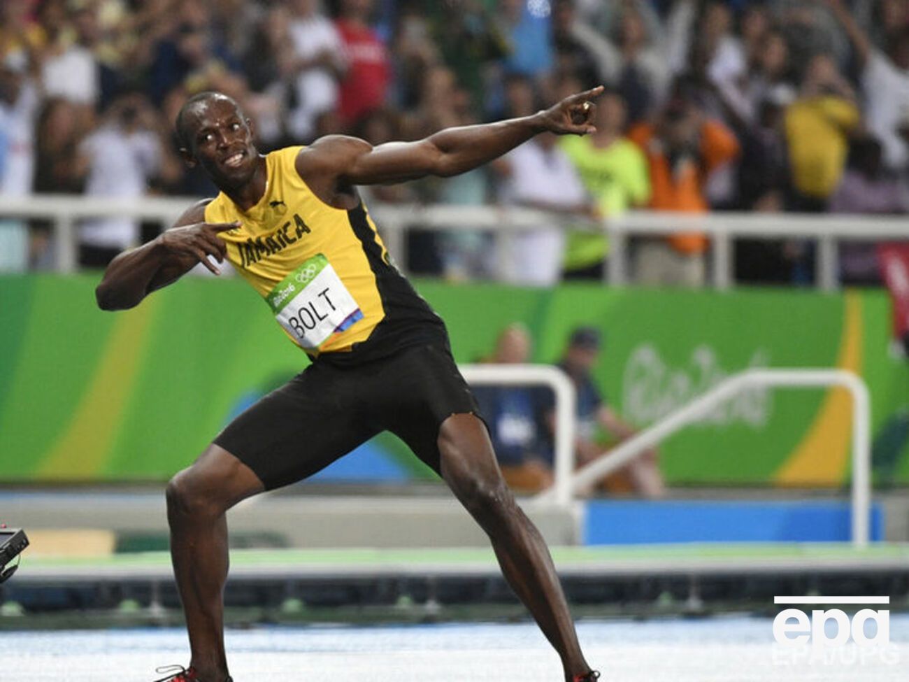 Болт пробежал дистанцию за 19,78 сек.