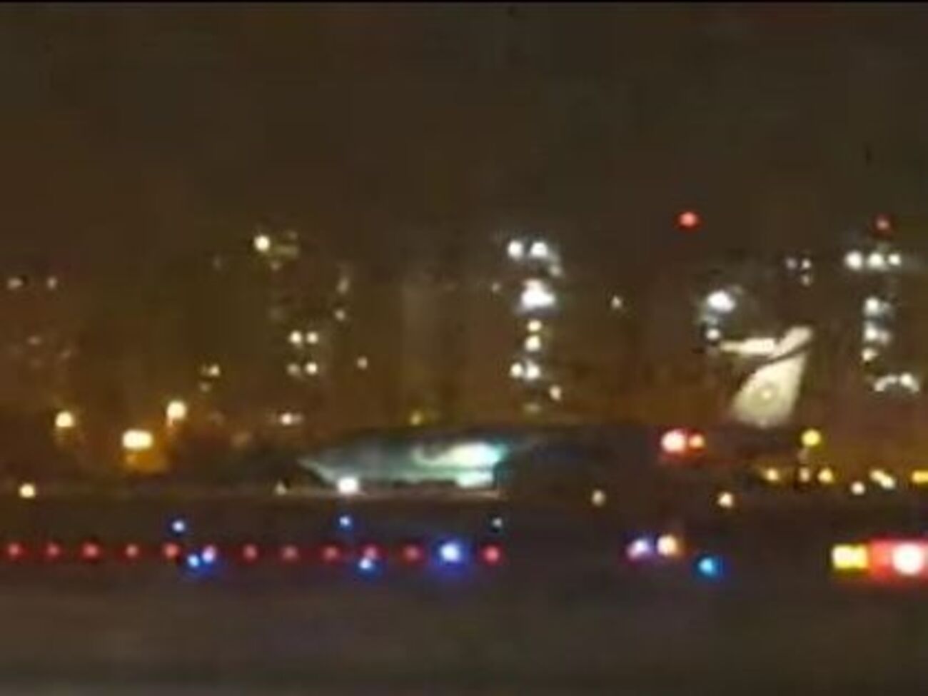 Самолет экстренно сел в аэропорту Израиля