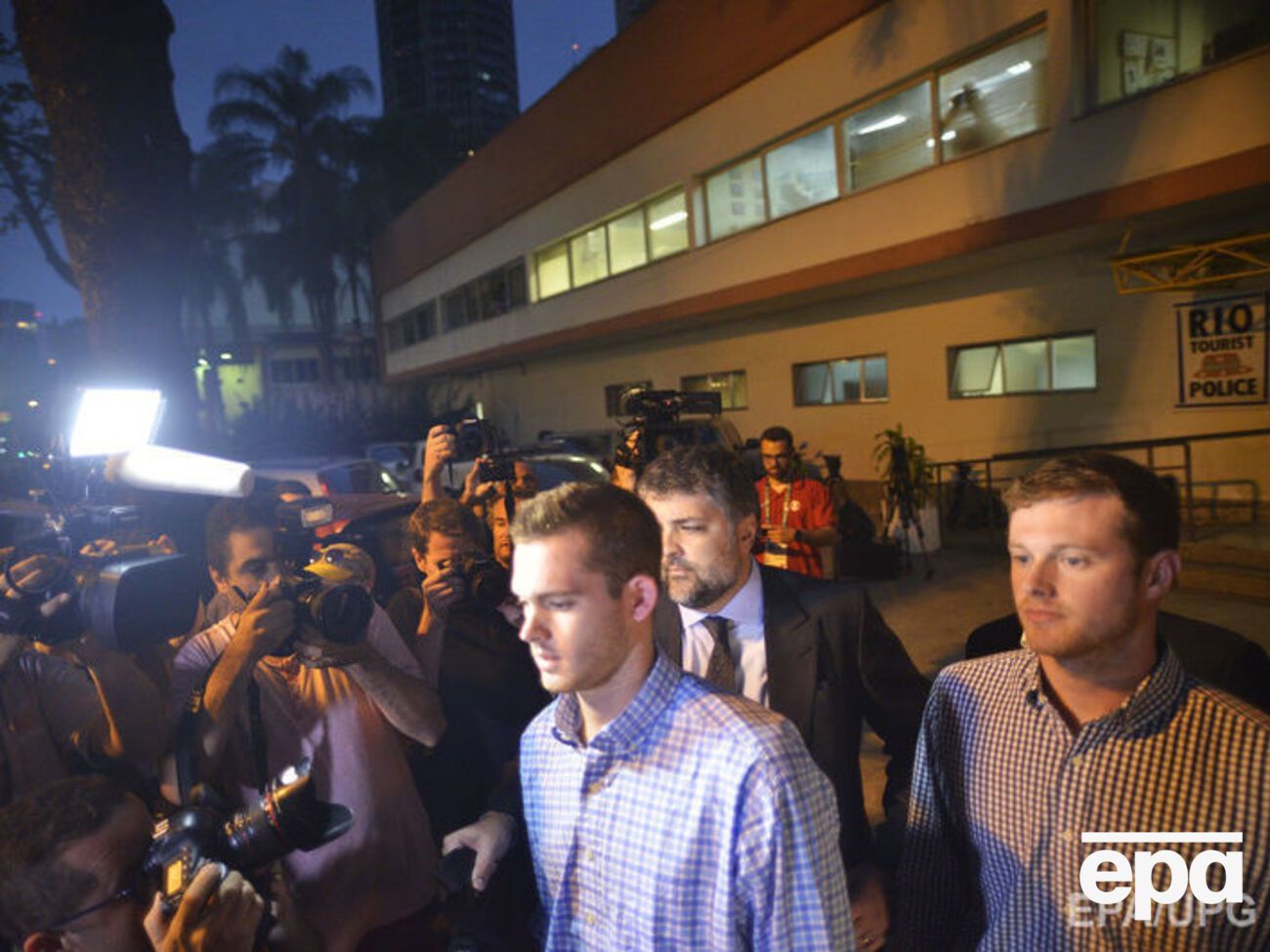 Пловцы сборной США устроили дебош на заправочной станции и пытались это скрыть