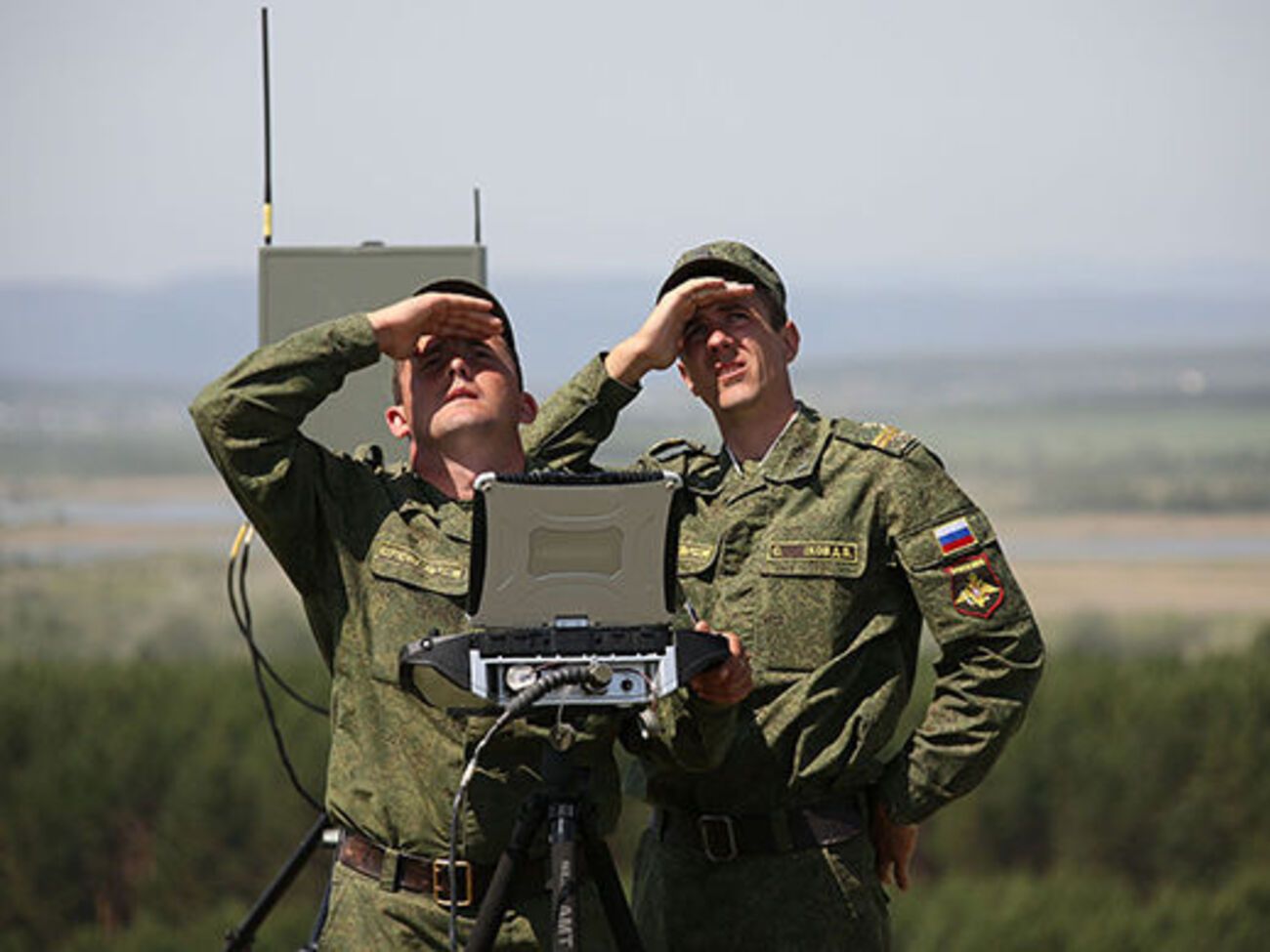 Российские военные принимают участие в учениях на территории оккупированного Крыма