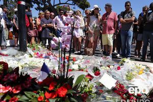 Террорист въехал в толпу людей в ночь на 15 июля